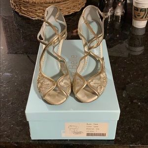 Size 7 vintage gold pumps